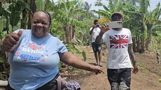 I meet up with some of my lovely subscribers right up a farmer man farm we enjoyed our self .