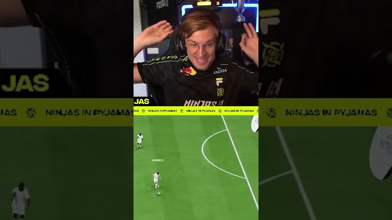 THIS IS THE BEST SLIDE TACKLE EVER… 😂😍 #fc25 #fifa22tots #tots #fifaultimateteam #fifa #gaming