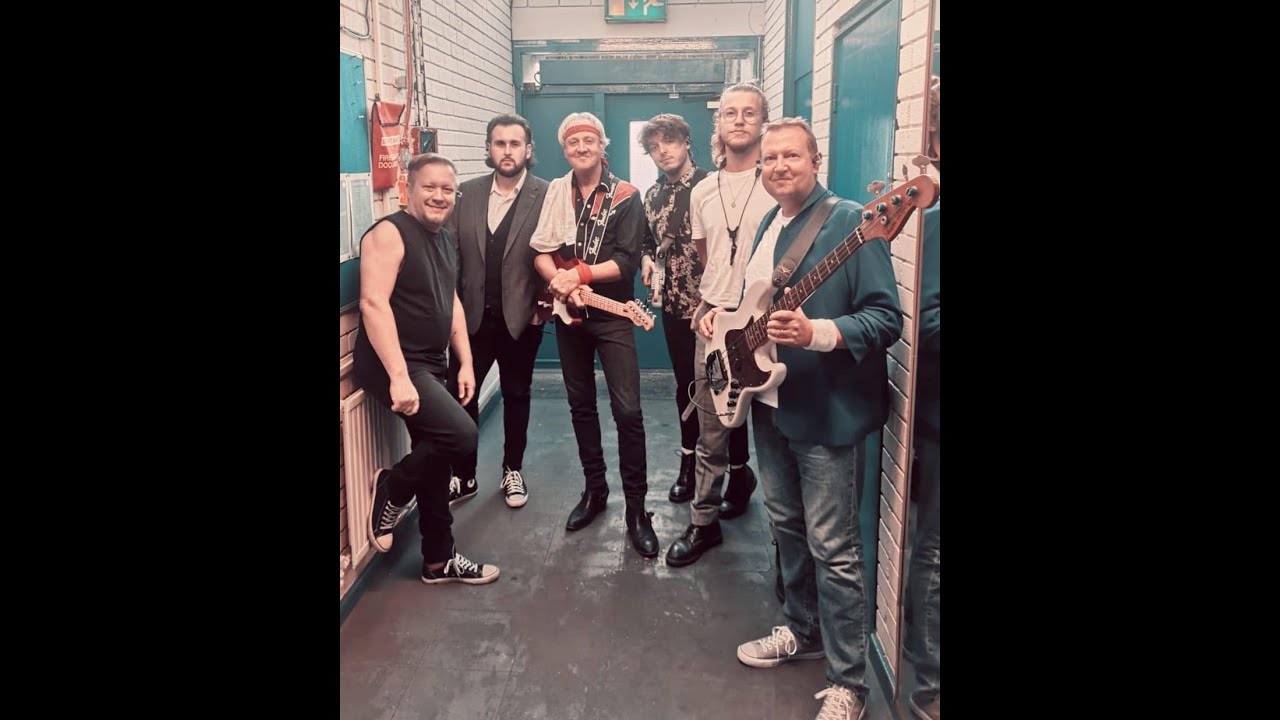 Romeo and Juliet Dire Straits tribute band Money For Nothing