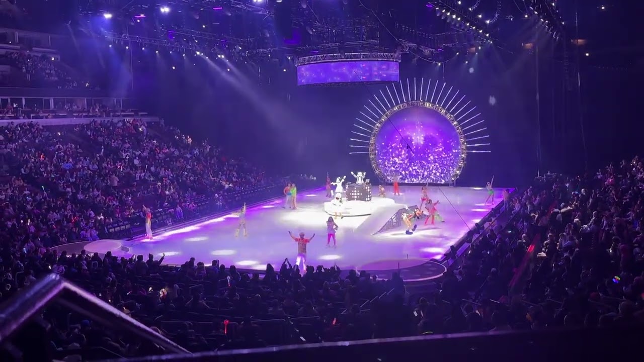 Mickey and friends introduction on Disney on ice let’s dance
