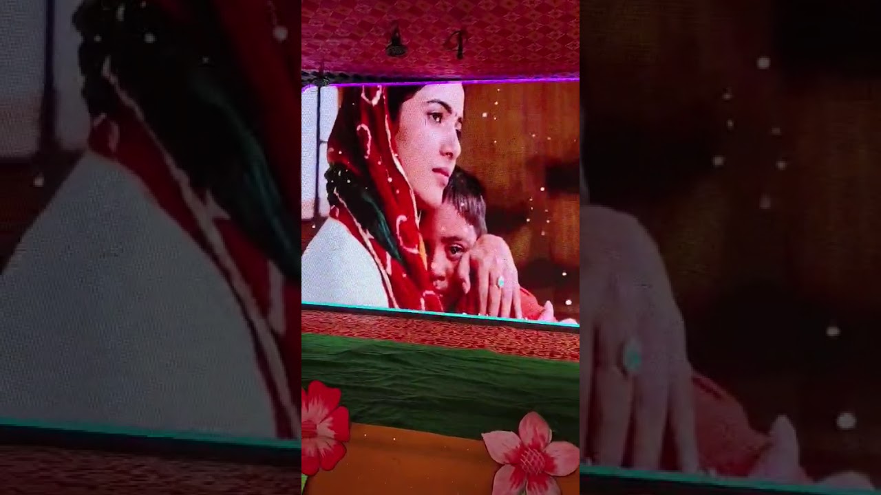 ମଞ୍ଚଉପରେ ନିଜ ଜନ୍ମଦାତ୍ରୀଙ୍କ ଉଦେଶ୍ୟରେ ସଂଗୀତ... Teri ungli pakadkechala...