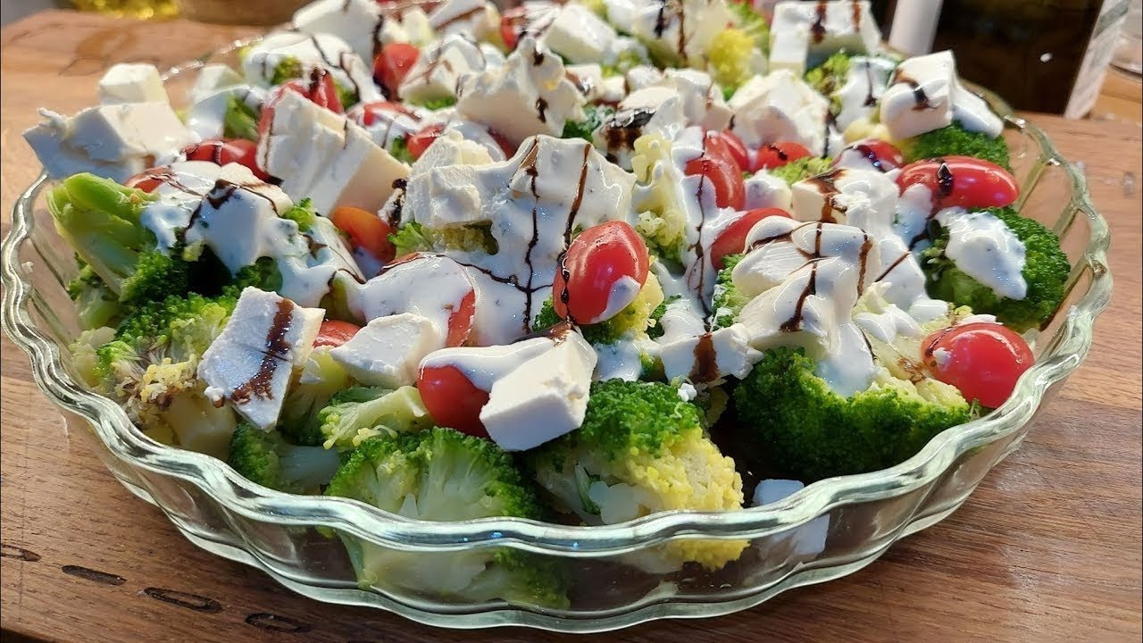NAJLEPSZA SAŁATKA Z BROKUŁEM I FETĄ