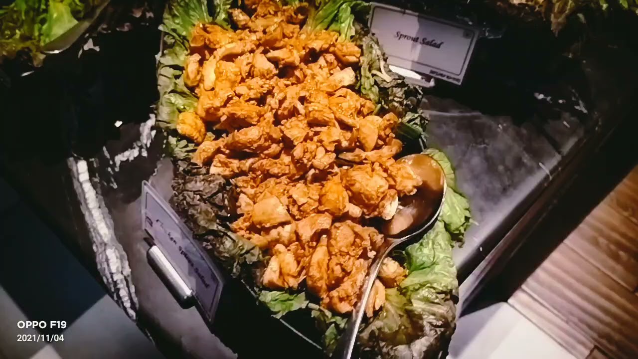 green salad, potato chart, chicken specy salad and corn bell pepper salad very nice yummmm😋