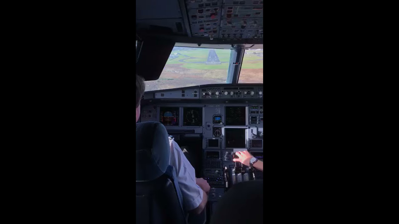 Hard Landing Airbus A319 De EasyJet