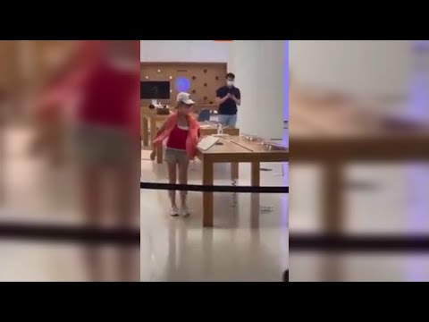 WATCH: Angry customer destroys an Apple Store because of poor service. – © Videokings