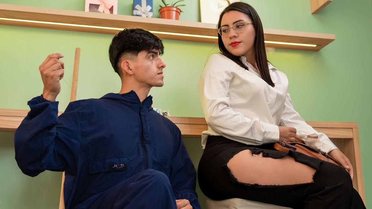 Вахтёр помог юристке, в чьих руках была его судьба