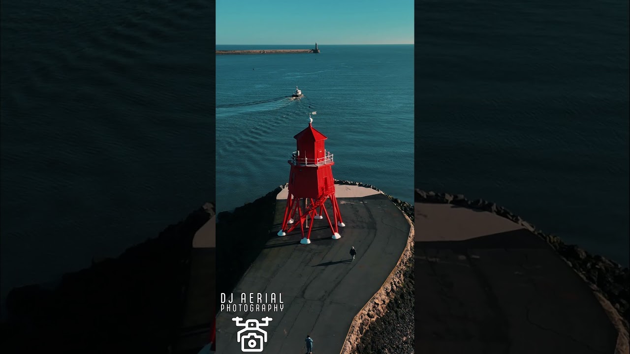 🔴 Herd Groyne Lighthouse – Stunning Aerial Tour of South Shields’ Iconic Coastal Beacon 🌊🚁