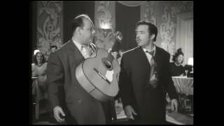 El Niño Perdido (1947) - Tin Tan y Marcelo Chavez en el restaurante