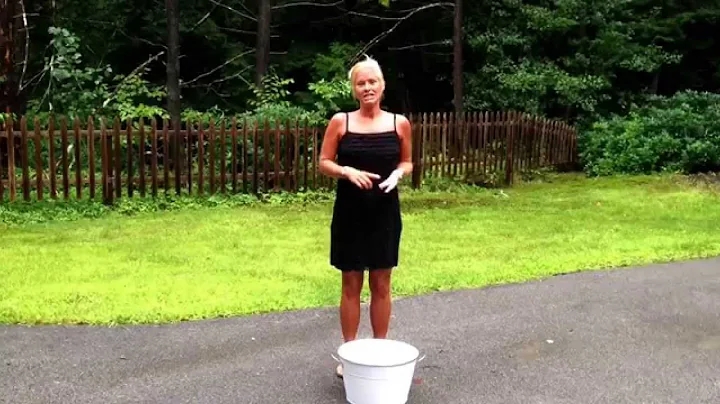 Jennifer Simoneau ice bucket challenge for ALS