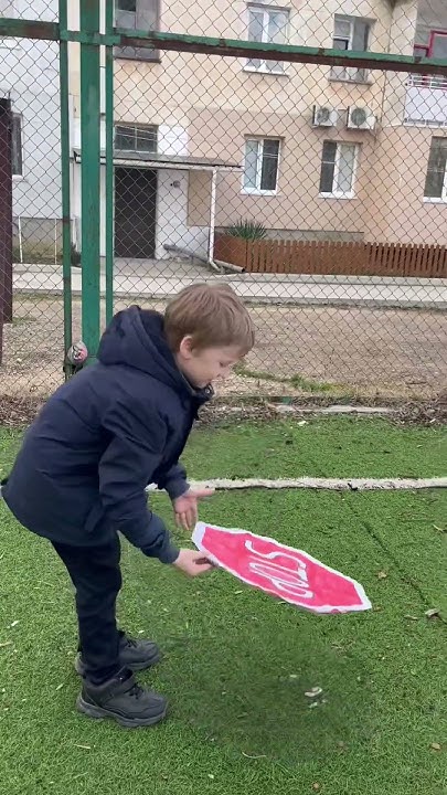 Стоп 🛑 бац 💥 #валя #макс #дети #юмор - YouTube