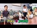 Xiaoyang and sister play a prank on mom.#funny #funnykids #cute