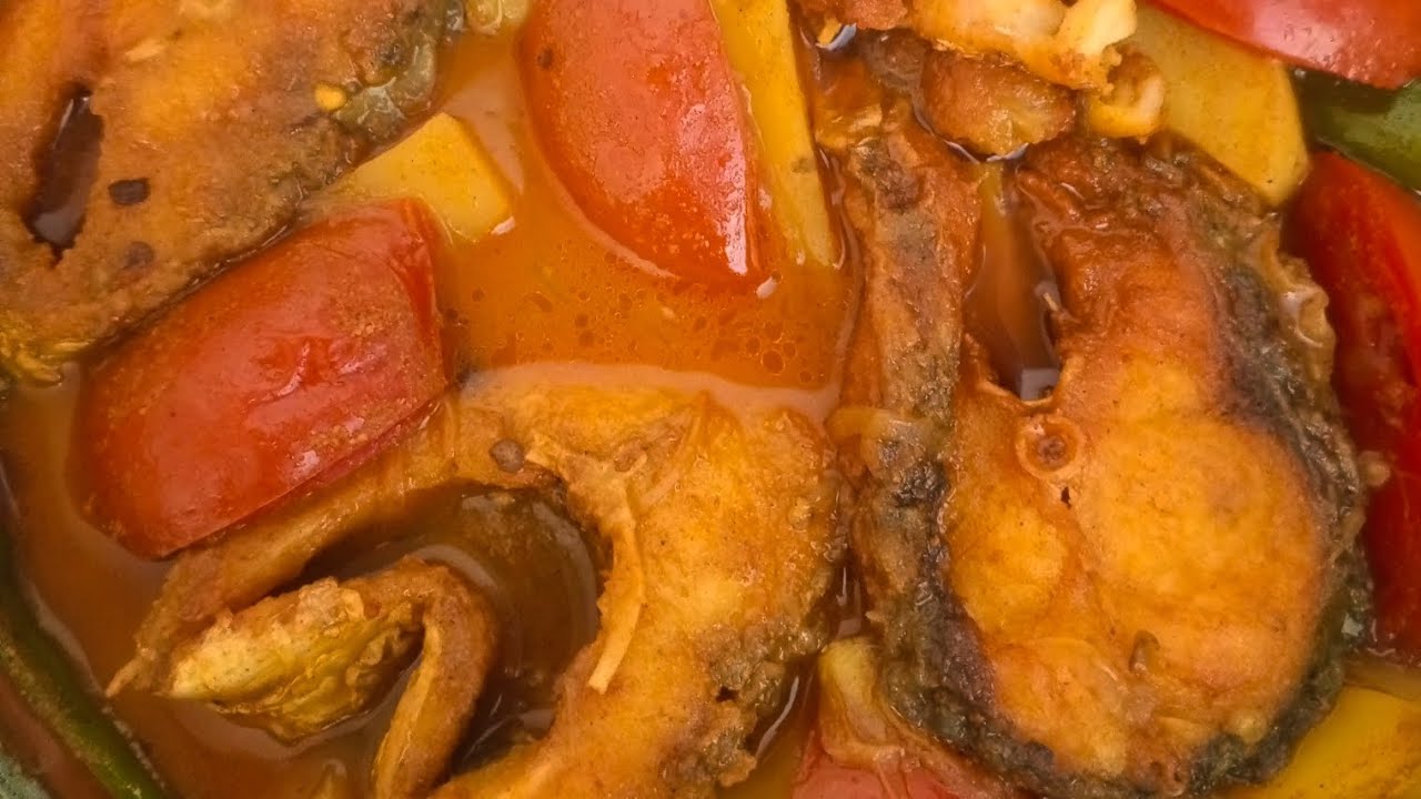 হ্যাজব্যান্ড আসার কথা ছিল তাই রুই মাছ রান্না করলাম রষা ঝোল করে 🥰🥰