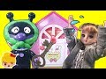リカちゃん おもちゃ アニメ 留守中のおうちに泥棒が入った 鍵を沢山かけたけど 大丈夫かな 冷蔵庫 レンジ 宝箱 ゴミ箱 みーちゃんママ 