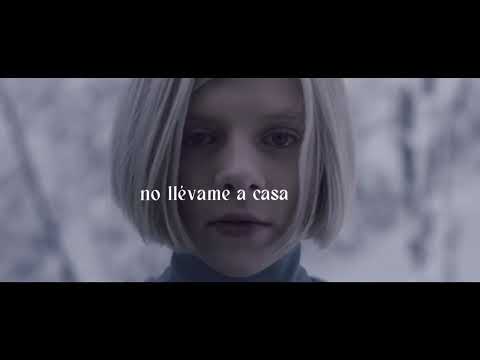 AURORA - Runaway (Spanish Lyric Video)
