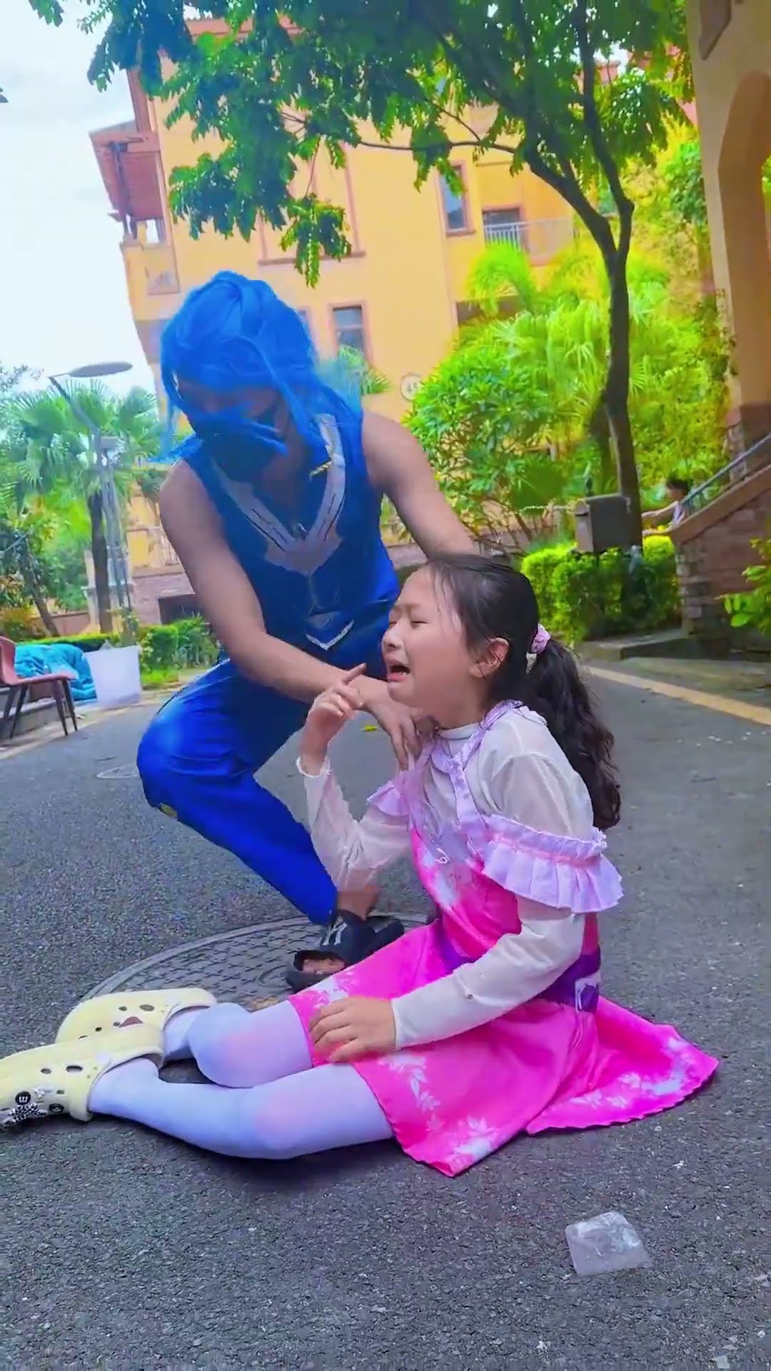 唐三误会乞丐了！#斗罗大陆 #唐舞桐与唐老六 #小舞 #唐舞桐 #唐三 #唐老六
