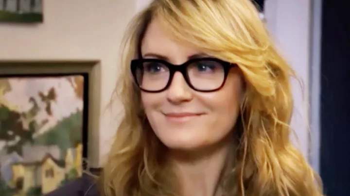 Hélène Joy in Income Property S10E17