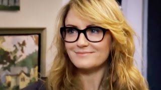 Hélène Joy in Income Property S10E17