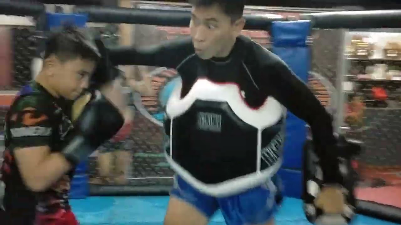 KICKBOXING PADS WORKOUT THE FATHER AND SON COACH PATRICK MANICAD