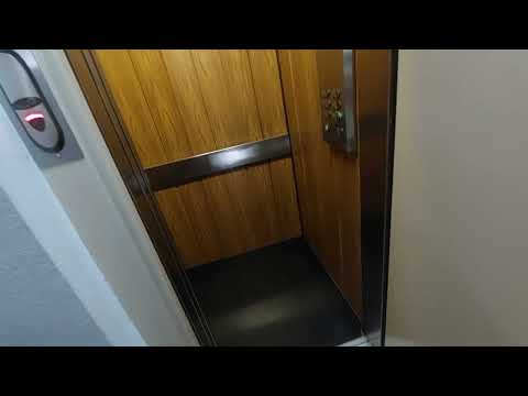 2013 Orona Lift In A 4 Story In Reus 