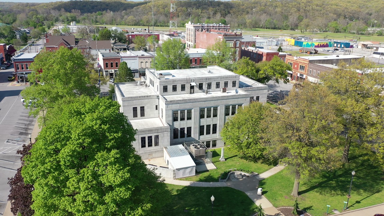 Newton County Courthouse - Neosho, MO - Drone Perspective