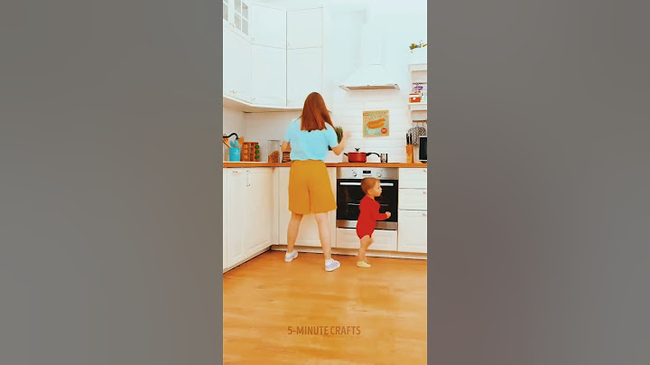 Mom Hack for Cooking Solo with a Little One! 🍳👶 #kids #shortvideo #5minutecrafts #lifehack