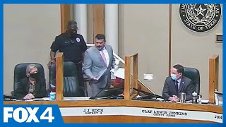 Bailiff removes Texas county commissioner from meeting for not wearing a mask