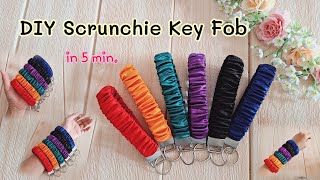 DIY Scrunchie Key Chain. How to sew a scrunchie key chain. scrunchie key fob. writlet keychain.