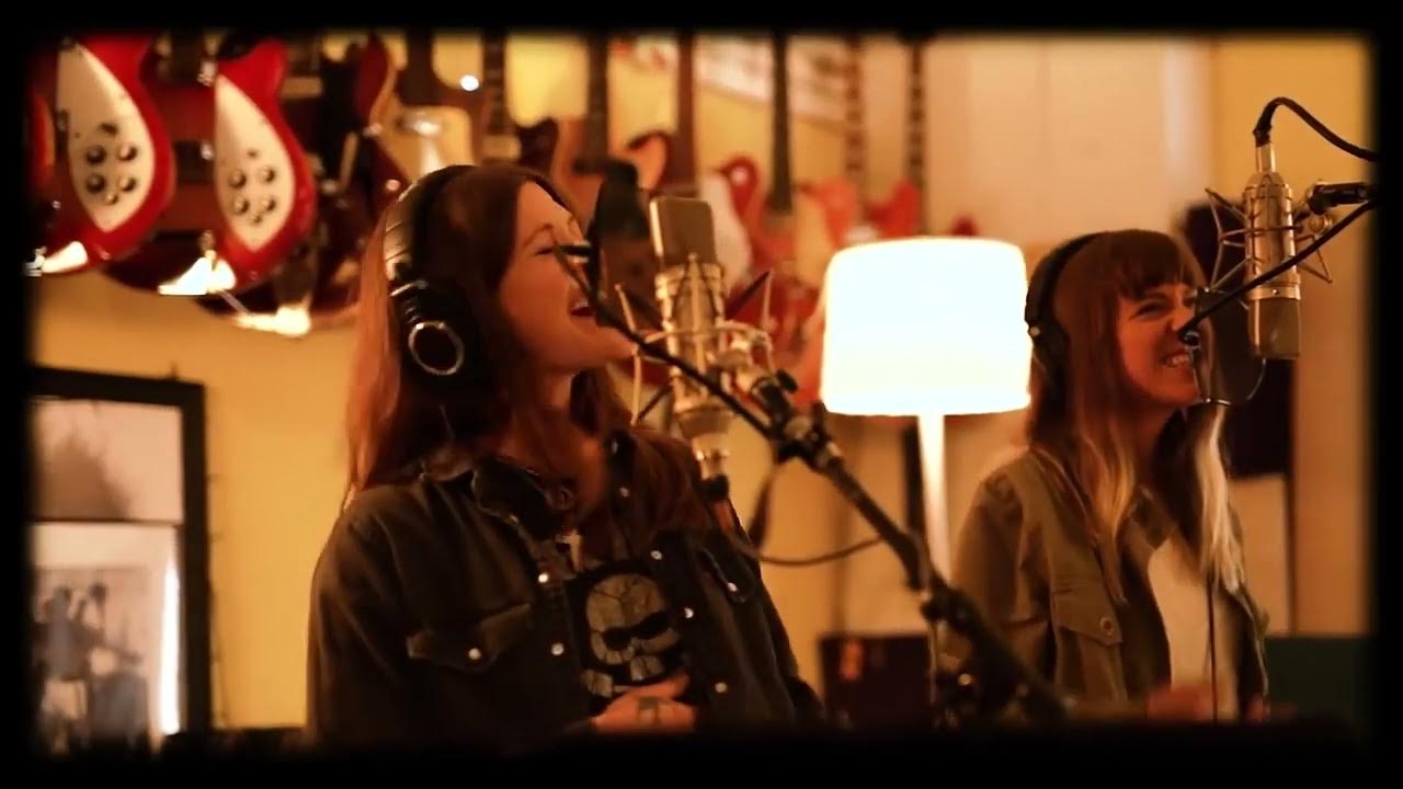 Nitty Gritty Dirt Band Larkin Poe I Shall Be Released 2022 nitty-gritty-dirt-band-larkin-poe-i-shall-be-released-2022