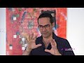 Pintor Nuno Martins recria Cesária Évora em "Pés de Bronze, Coração de Barro" | Revista #360