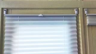 Installing pleated blinds (Plissee) intended for a tilt window on a fixed window frame