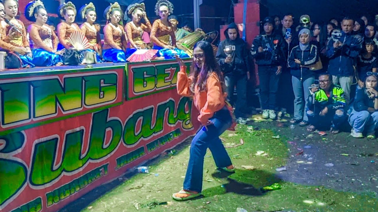 AKSI MENCUG SICANTIK MOJANG BANDUNG BIKIN GAGAL FOKUS!!! Goyang Jaipong Wargi Saluyu - Uding Gezos