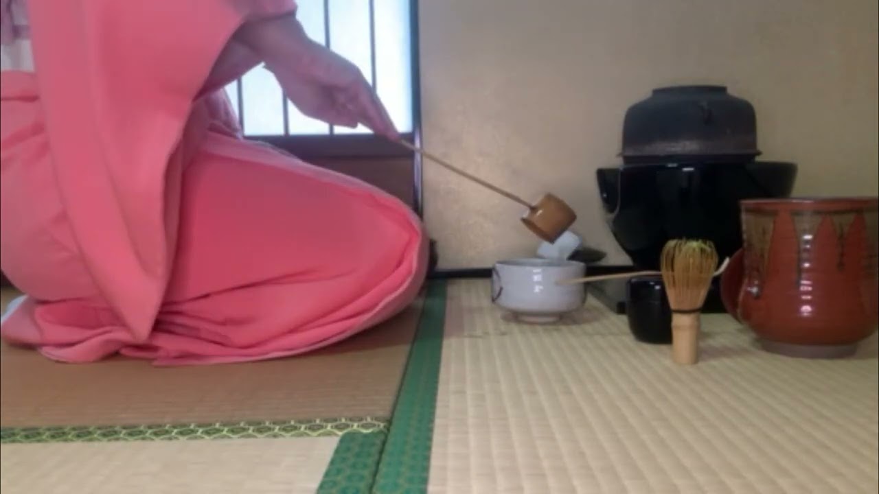 Hirademae is the basis of the tea ceremony.It is the etiquette for serving matcha tea in a tasty way