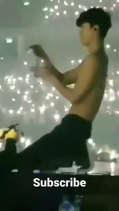 Sehun changing Shirt On Stage #sehun #sehunedit #sehunexo