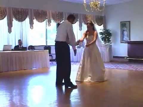 Jim & Angela Kinney's first dance Wedding Evolutio...