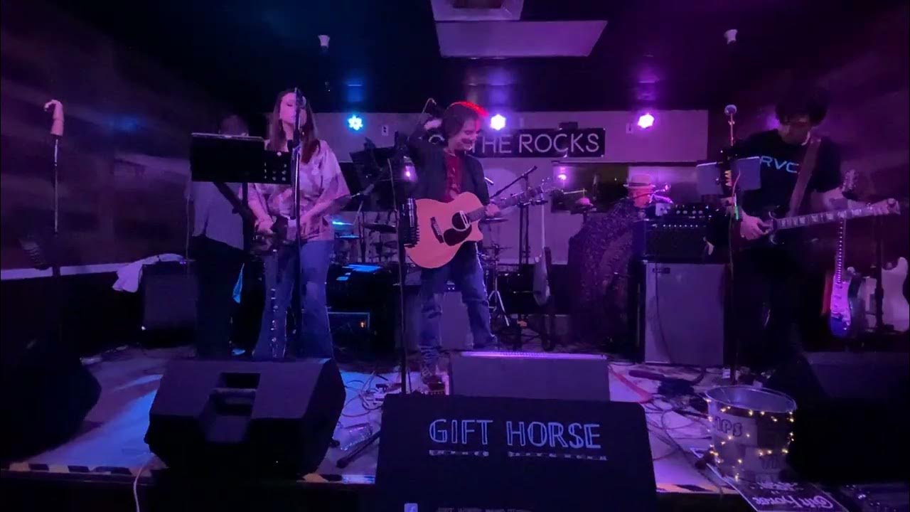  chain gift horse at on the rocks bar and grill january 2023 youtube
