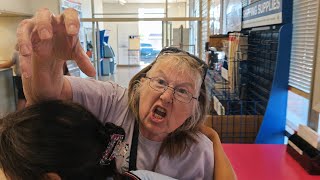 DERANGED KAREN HAS MELTDOWN AT POST OFFICE