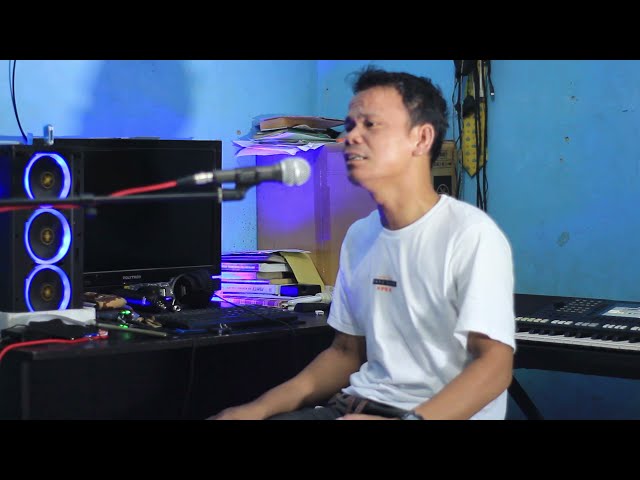 Adong Huida Sada Bunga - Victor Hutabarat (Cover) Deddy Silalahi class=