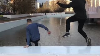 Парни на спор прыгнули в фантан в холодную воду(1 мая)