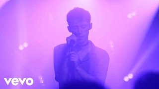 Troye Sivan - Love is A Losing Game (Vevo Presents) screenshot 1