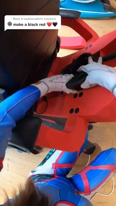 Reply to @kadirkemaltici  DVa building her Mech #dva #overwatch #unboxing #pcgamer #gamingsetup #pc