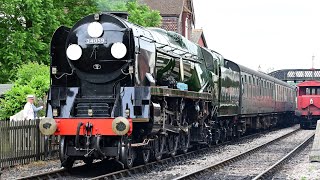 Sir Archibald SInclair leaving Sheffield Park station on the Bluebell railway : 4K Widescreen. Sir Archibald SInclair leaving Sheffield Park station on the Bluebell railway : 4K Widescreen.