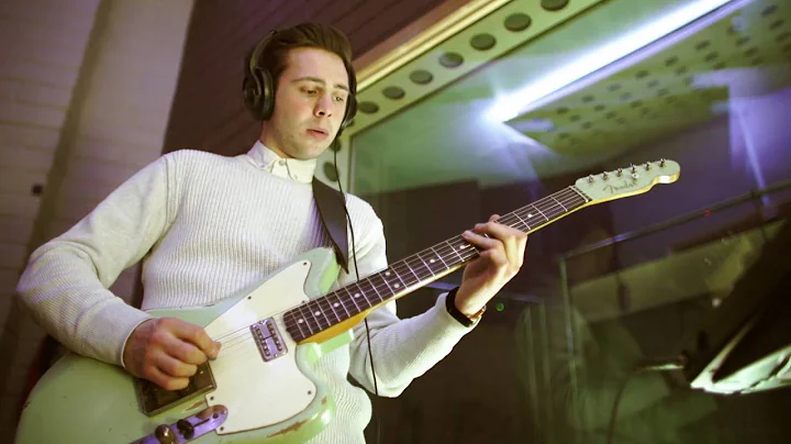 Laurence Jones -" Got No Place To Go" (Official Mu...