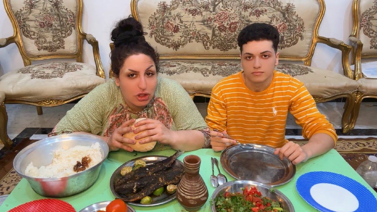 اجواء الشتا هلت علينا بس لسه مش عارفين نلبس شتوي ولا صيفي 🤣 ام ابراهيم