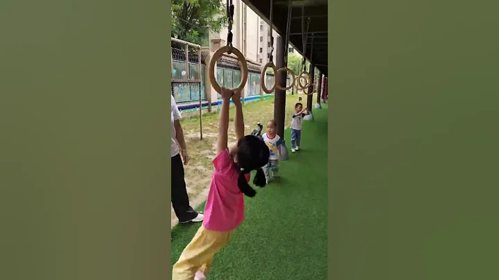 厲害了！幼兒園中班四歲萌娃，抓握懸掛達32環！#child #kid #children #sport #kindergarten - 天天要聞