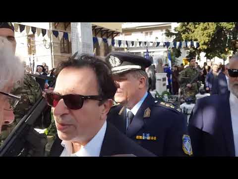 Οργή και αποδοκιμασίες κατά Συριζαίου βουλευτή στην Κοζάνη: «Τολμάς να καταθέτεις στεφάνι ενώ πούλησ