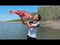 COCINANDO UN PESCADO GIGANTE EN EL MAR😱