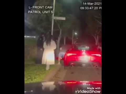 شرطي يوقف سيارة بشكل اعتيادي ثم يتفاجأ بان زوجته تخونه معى شخص اخر