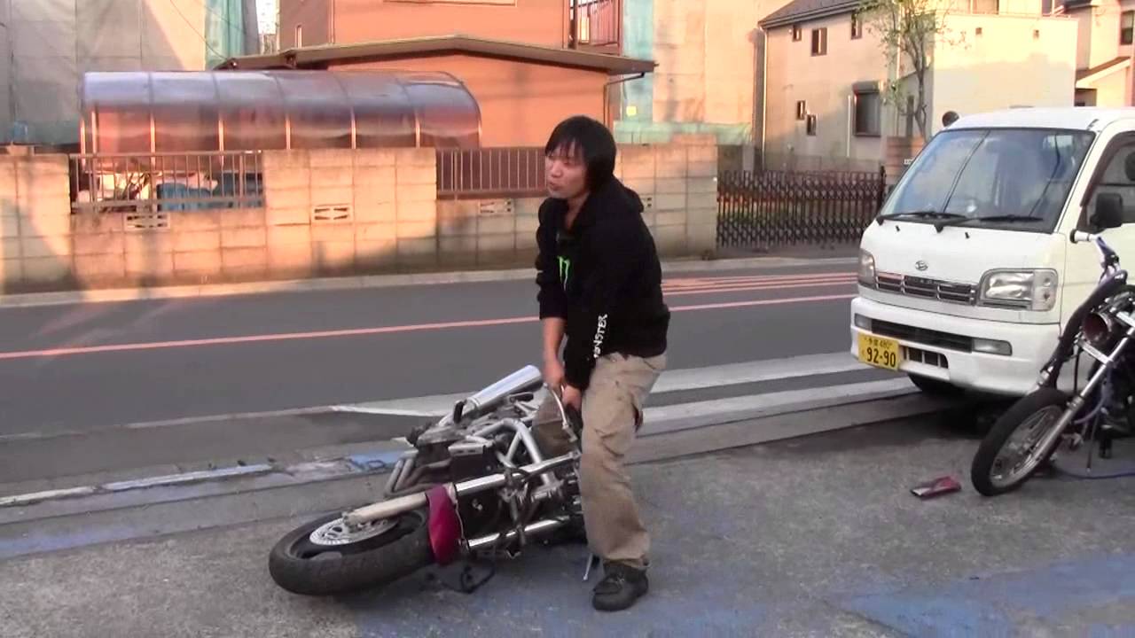 教習所で役立てほしい動画 倒れたバイクの起こし方 Youtube