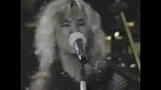 Guns n' roses - attitude ( tribute to Duff Mckagan)