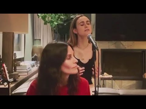 Courteney Cox and Daughter Coco Perform HAMILTON Duet